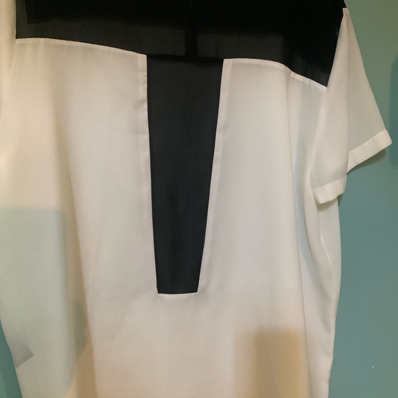 Short sleeved Mossimo blouse - Picture 2 of 3